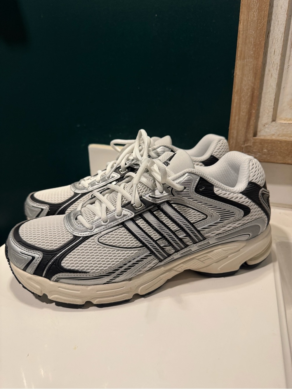 Adidas Response CL JQ6226 Silver Black Men’s Size 11.5